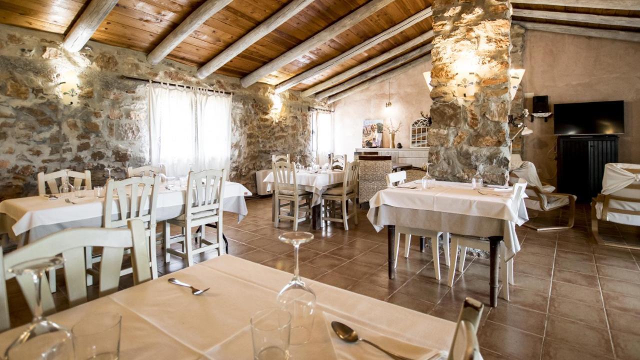 La Casa De La Estacion Hotell Sarrión Eksteriør bilde